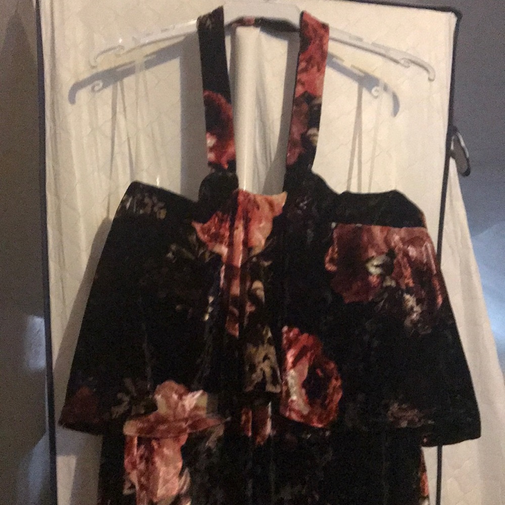 Black Floral Velvet Off The Shoulder Dress - Picture 5 of 6